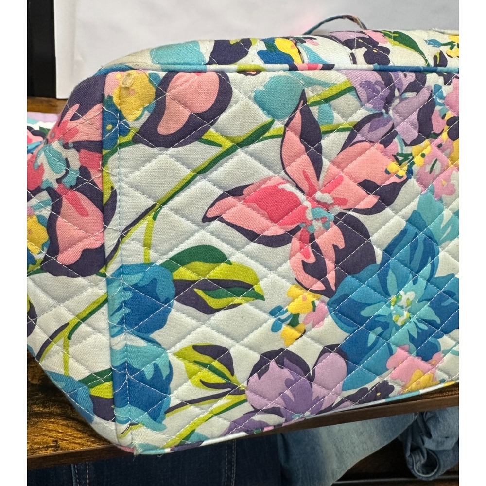 Vera Bradley Marian Floral XL Quilted Zip Top Tote Travel Bag 23 x 15 x 7 Large - Picture 6 of 14